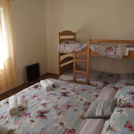 Julia Daire Sveti Filip i Jakov