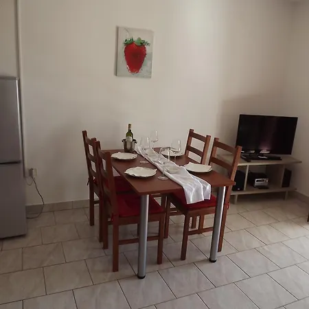 Julia Daire Sveti Filip i Jakov
