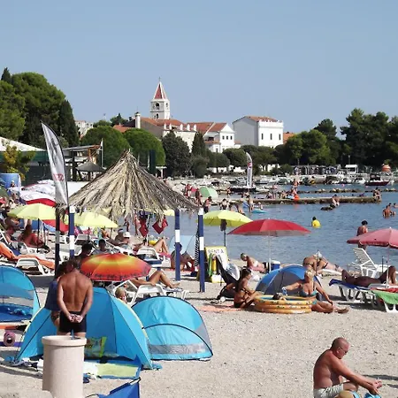 Daire Julia Sveti Filip i Jakov
